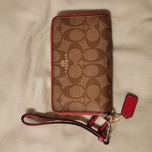 Coach wristlet wallet